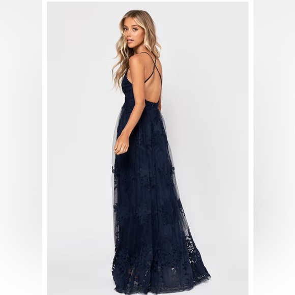 Elegant navy dress with floral lace overlay and plunging neckline - Picture 2 of 3